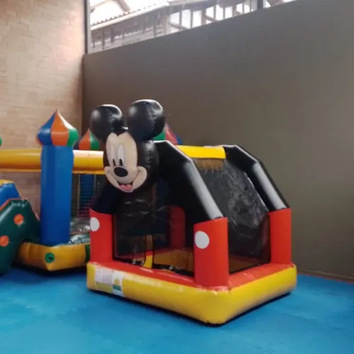 Piscina de Bolinhas Mickey para alugar em Niterói